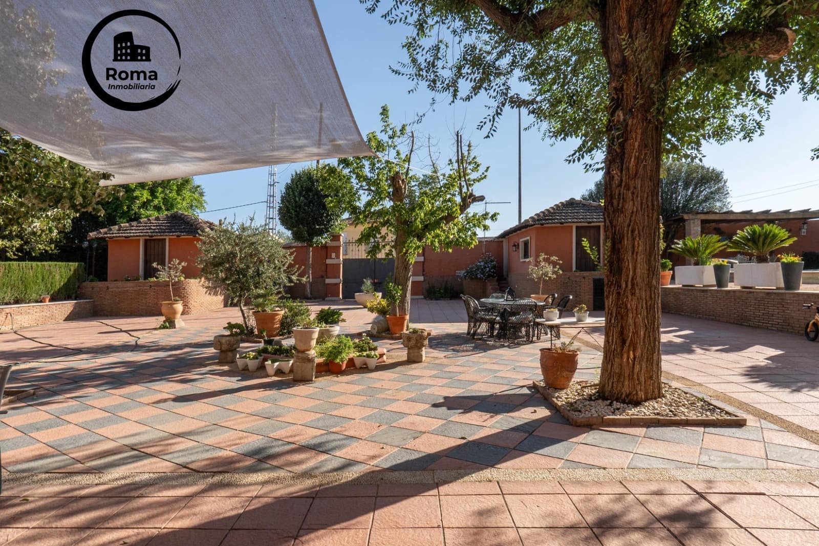 5 soveværelse Villa til salg i Ogijares med swimmingpool - € 725.000 (Ref: 9449442)