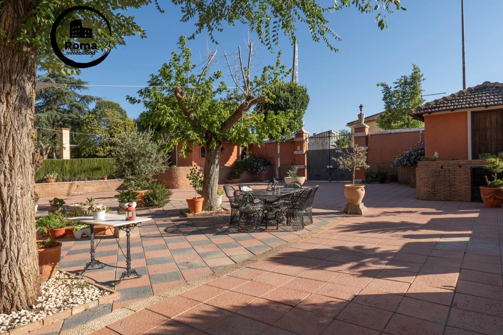 5 soveværelse Villa til salg i Ogijares med swimmingpool - € 725.000 (Ref: 9449442)