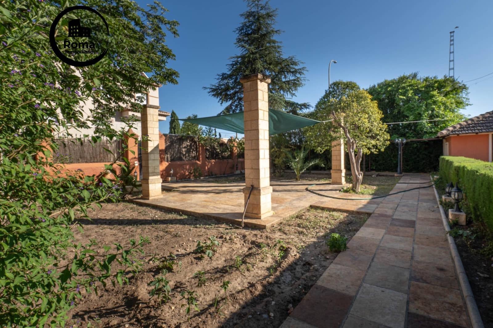 5 soveværelse Villa til salg i Ogijares med swimmingpool - € 725.000 (Ref: 9449442)