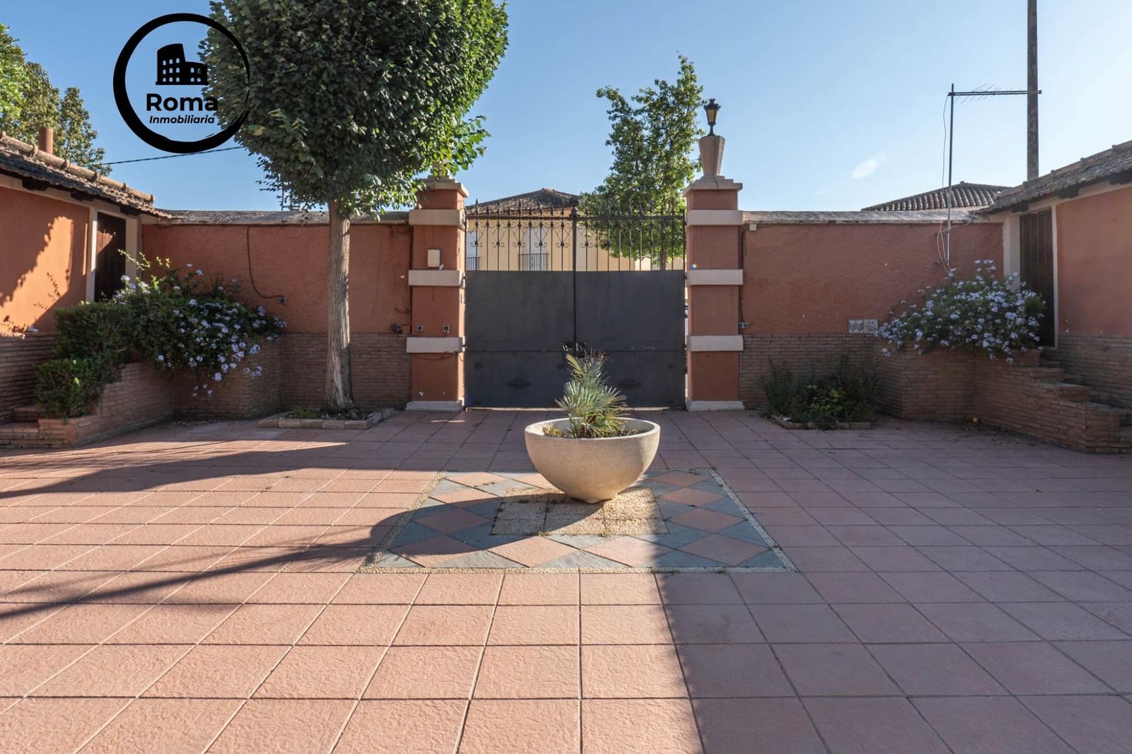 5 soveværelse Villa til salg i Ogijares med swimmingpool - € 725.000 (Ref: 9449442)