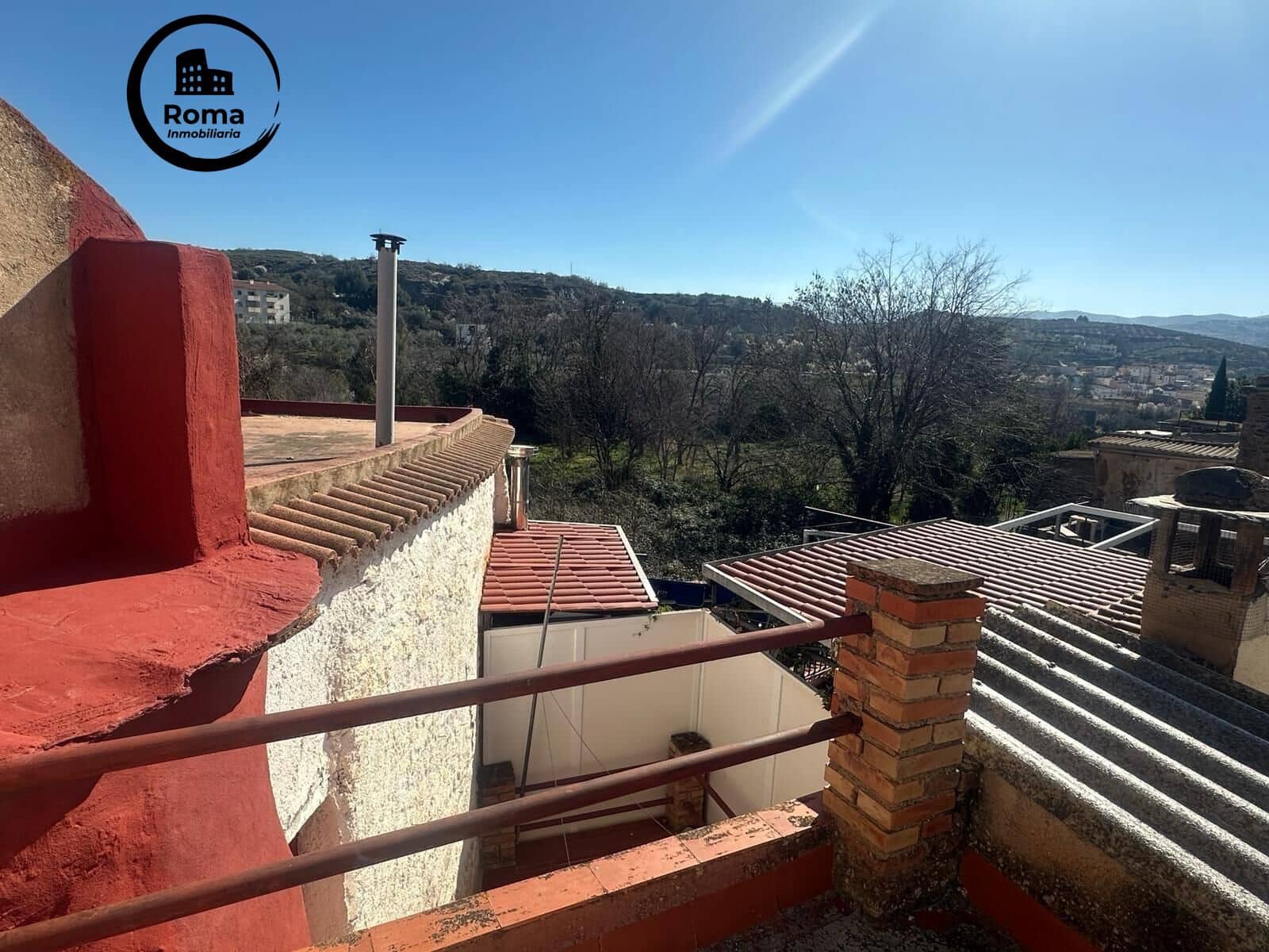 7 slaapkamer Huis te koop in Cadiar met garage - € 69.900 (Ref: 9449444)