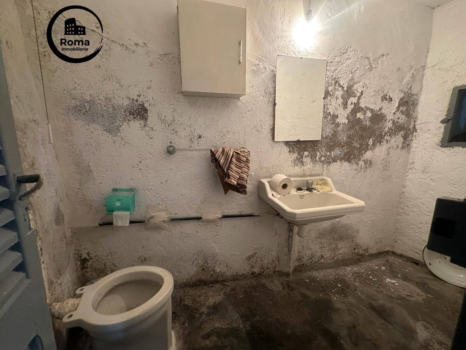 7 slaapkamer Huis te koop in Cadiar met garage - € 69.900 (Ref: 9449444)