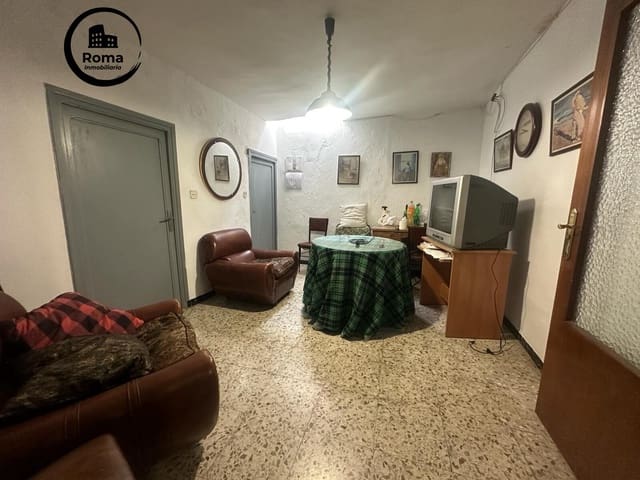 7 slaapkamer Huis te koop in Cádiar met garage - € 69.900 (Ref: 9449444)
