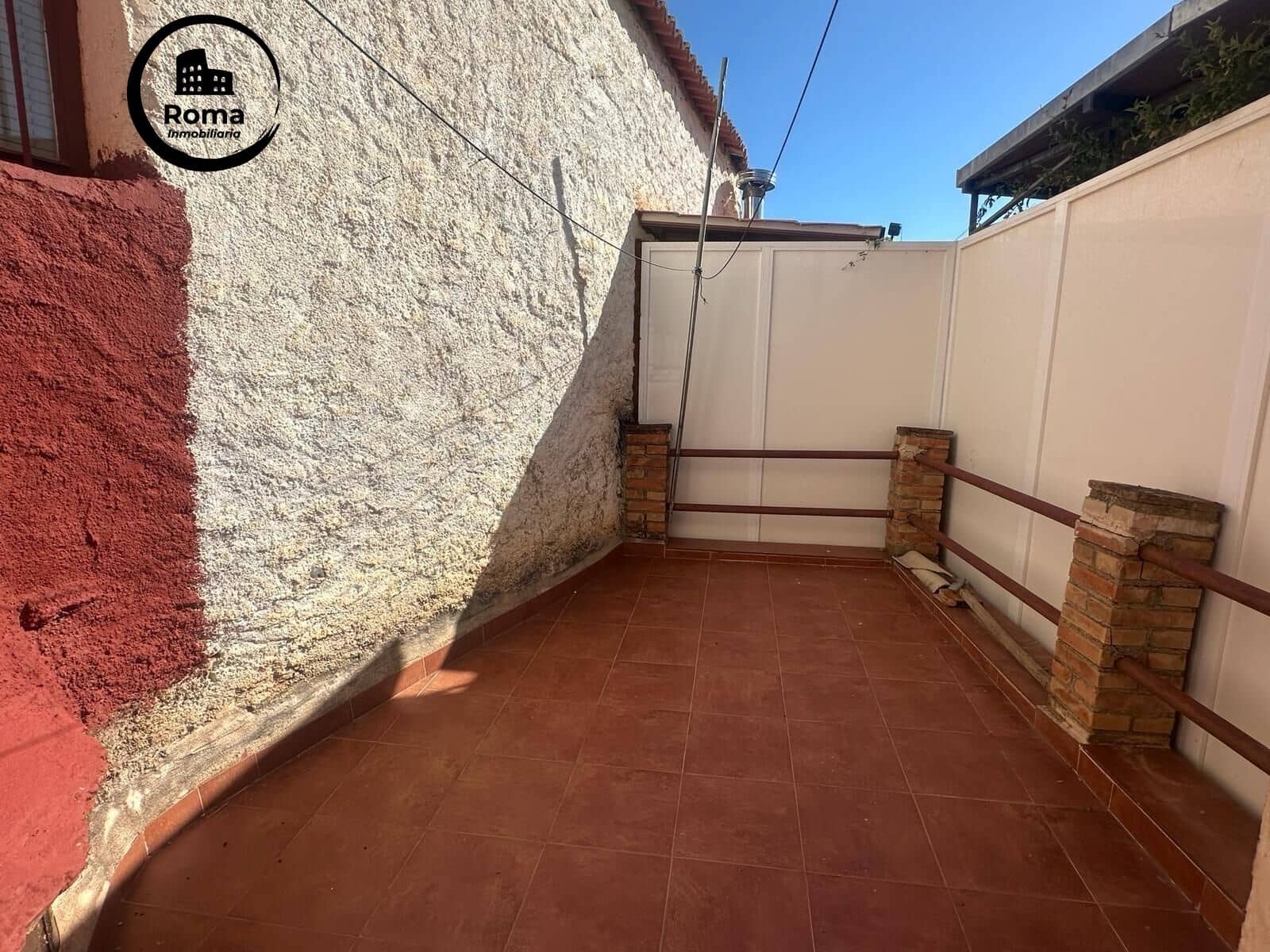 7 slaapkamer Huis te koop in Cadiar met garage - € 69.900 (Ref: 9449444)