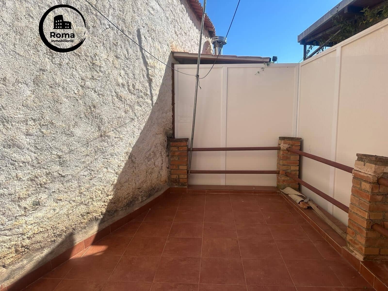 7 slaapkamer Huis te koop in Cadiar met garage - € 69.900 (Ref: 9449444)