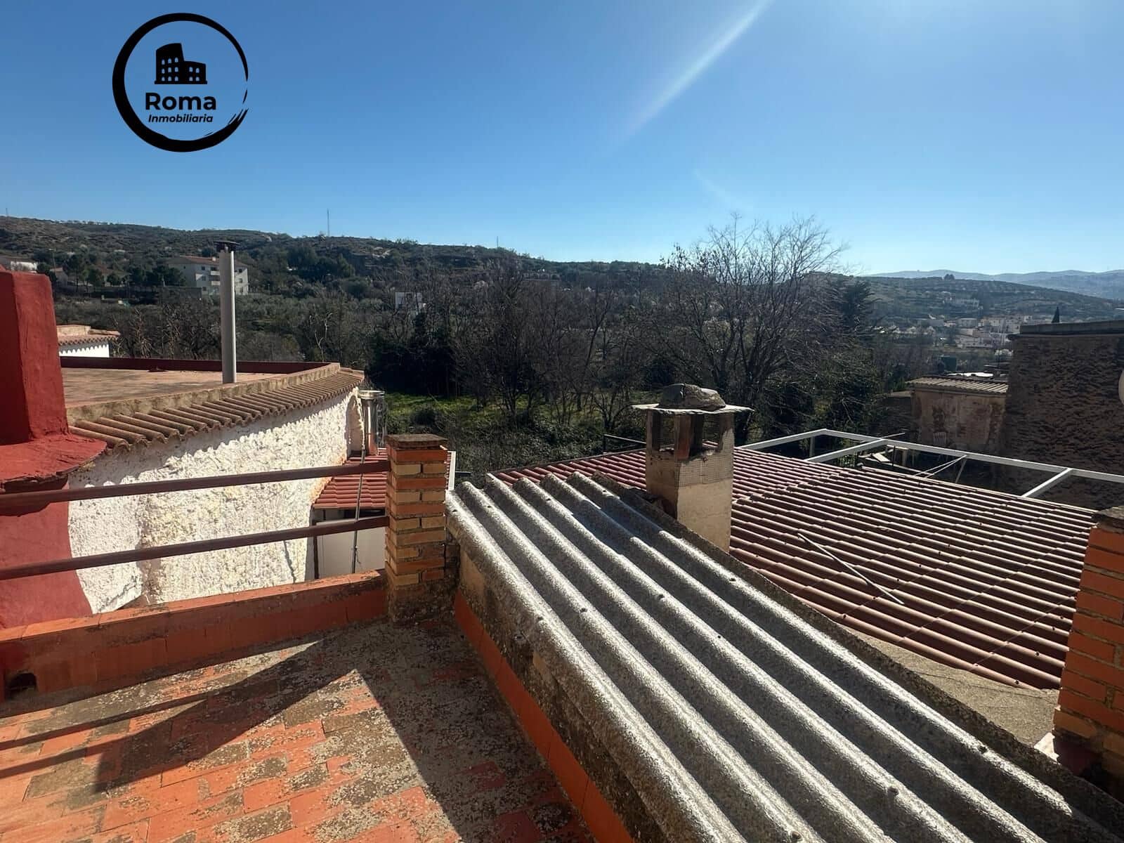 7 slaapkamer Huis te koop in Cadiar met garage - € 69.900 (Ref: 9449444)