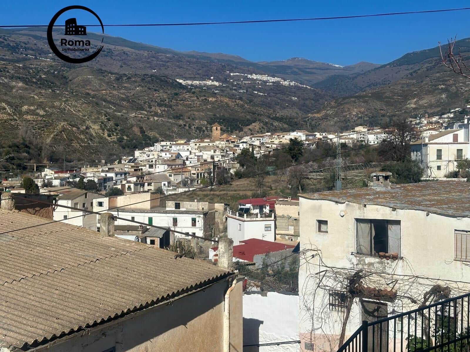 7 slaapkamer Huis te koop in Cadiar met garage - € 69.900 (Ref: 9449444)