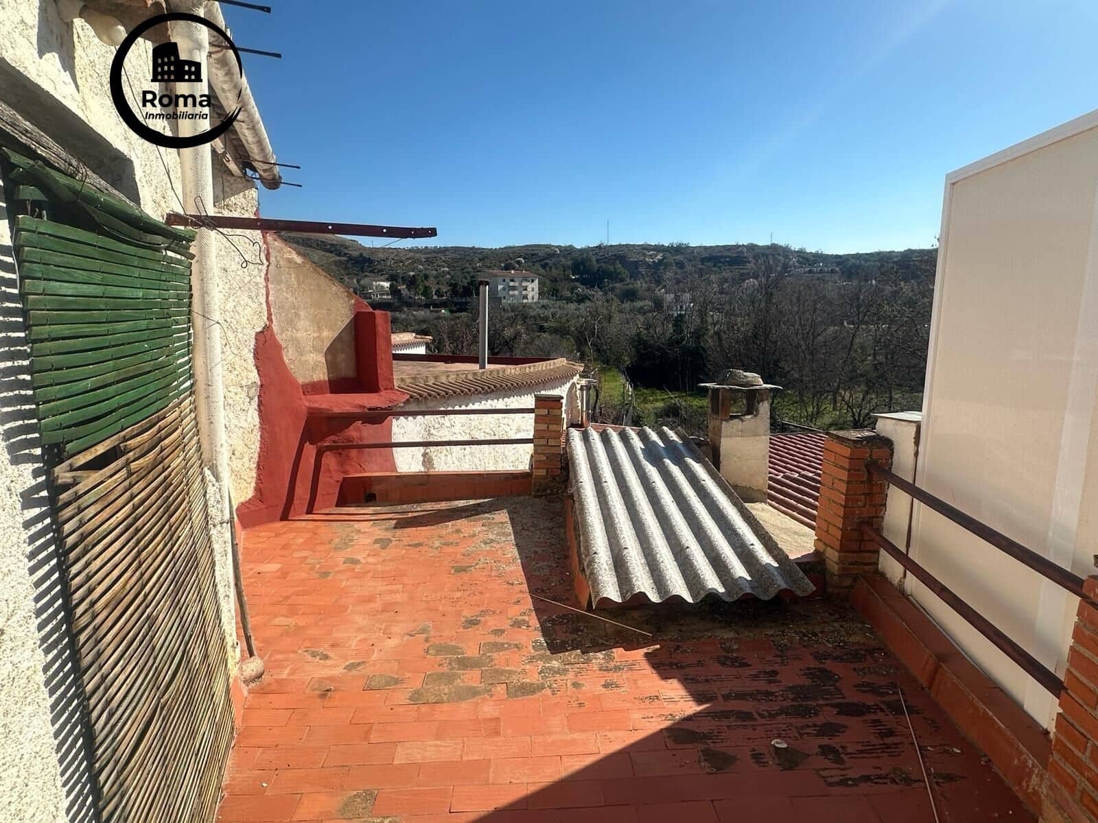 7 slaapkamer Huis te koop in Cadiar met garage - € 69.900 (Ref: 9449444)