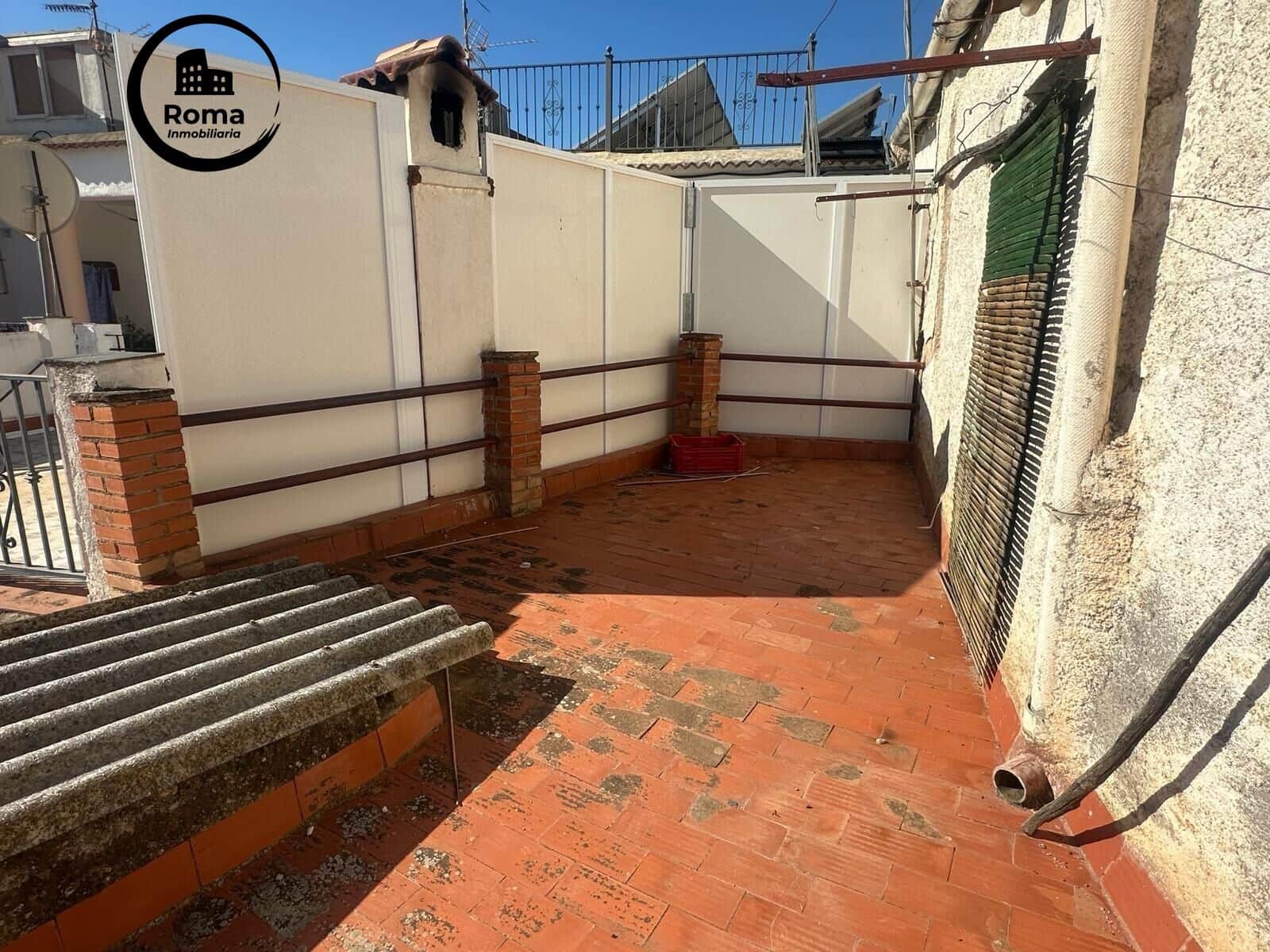 7 slaapkamer Huis te koop in Cadiar met garage - € 69.900 (Ref: 9449444)