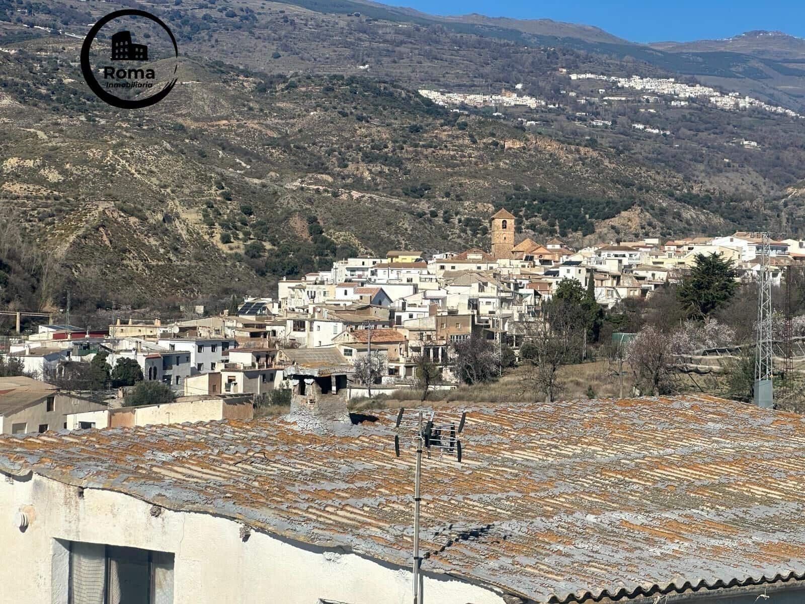 7 slaapkamer Huis te koop in Cadiar met garage - € 69.900 (Ref: 9449444)