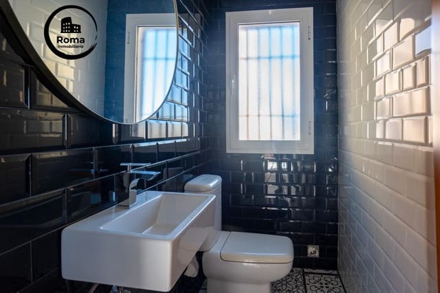 4 soverom Villa til salgs i Dílar med svømmebasseng garasje - € 280 000 (Ref: 9449445)