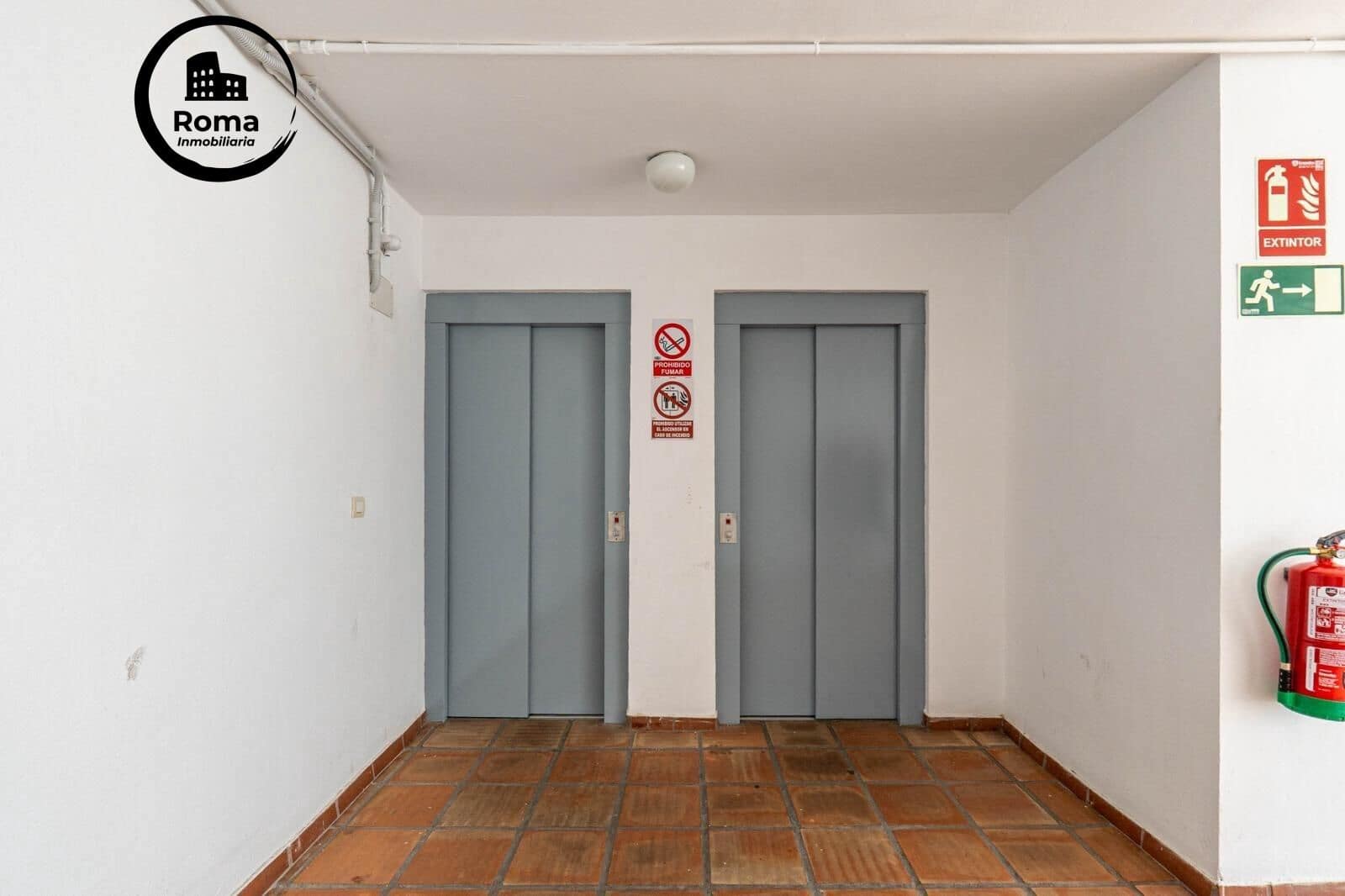 Garage til salg i Cenes de la Vega - € 9.000 (Ref: 9449452)