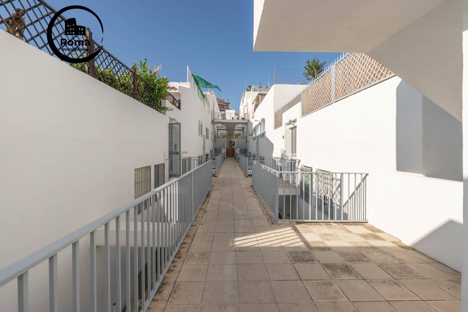 Garage til salg i Cenes de la Vega - € 9.000 (Ref: 9449452)