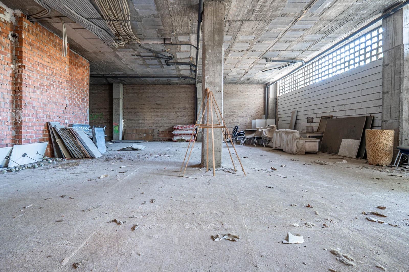 Erhverv til salg i Granada by - € 299.000 (Ref: 9450313)