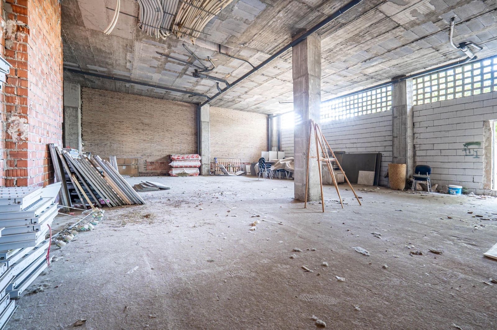 Erhverv til salg i Granada by - € 299.000 (Ref: 9450313)