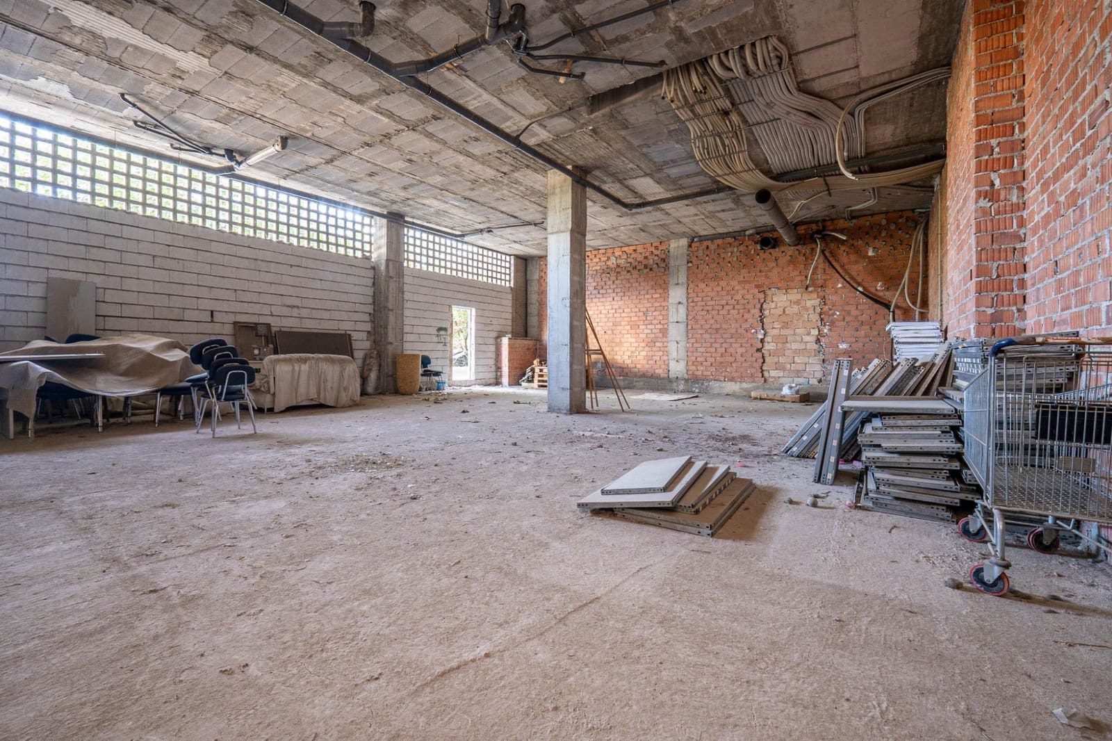 Erhverv til salg i Granada by - € 299.000 (Ref: 9450313)