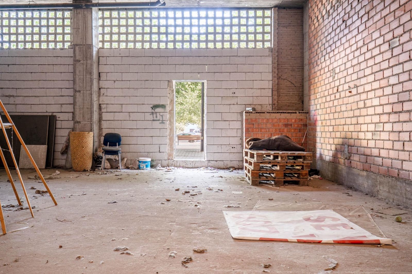 Erhverv til salg i Granada by - € 299.000 (Ref: 9450313)