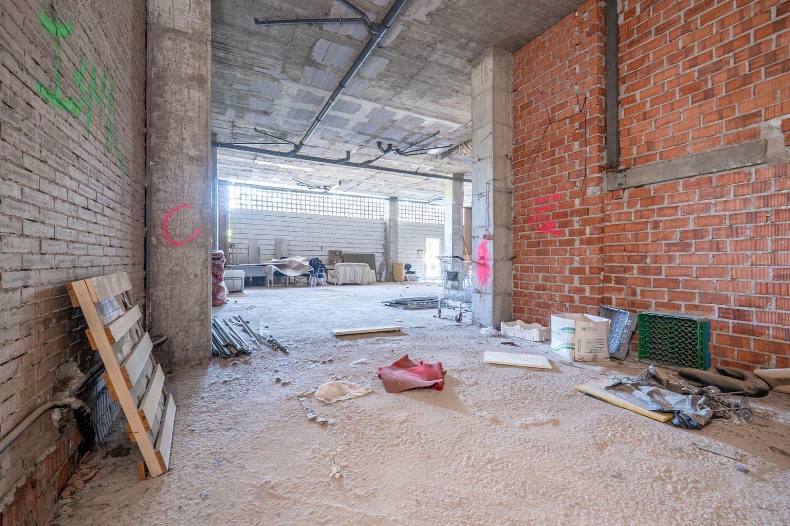 Erhverv til salg i Granada by - € 299.000 (Ref: 9450313)