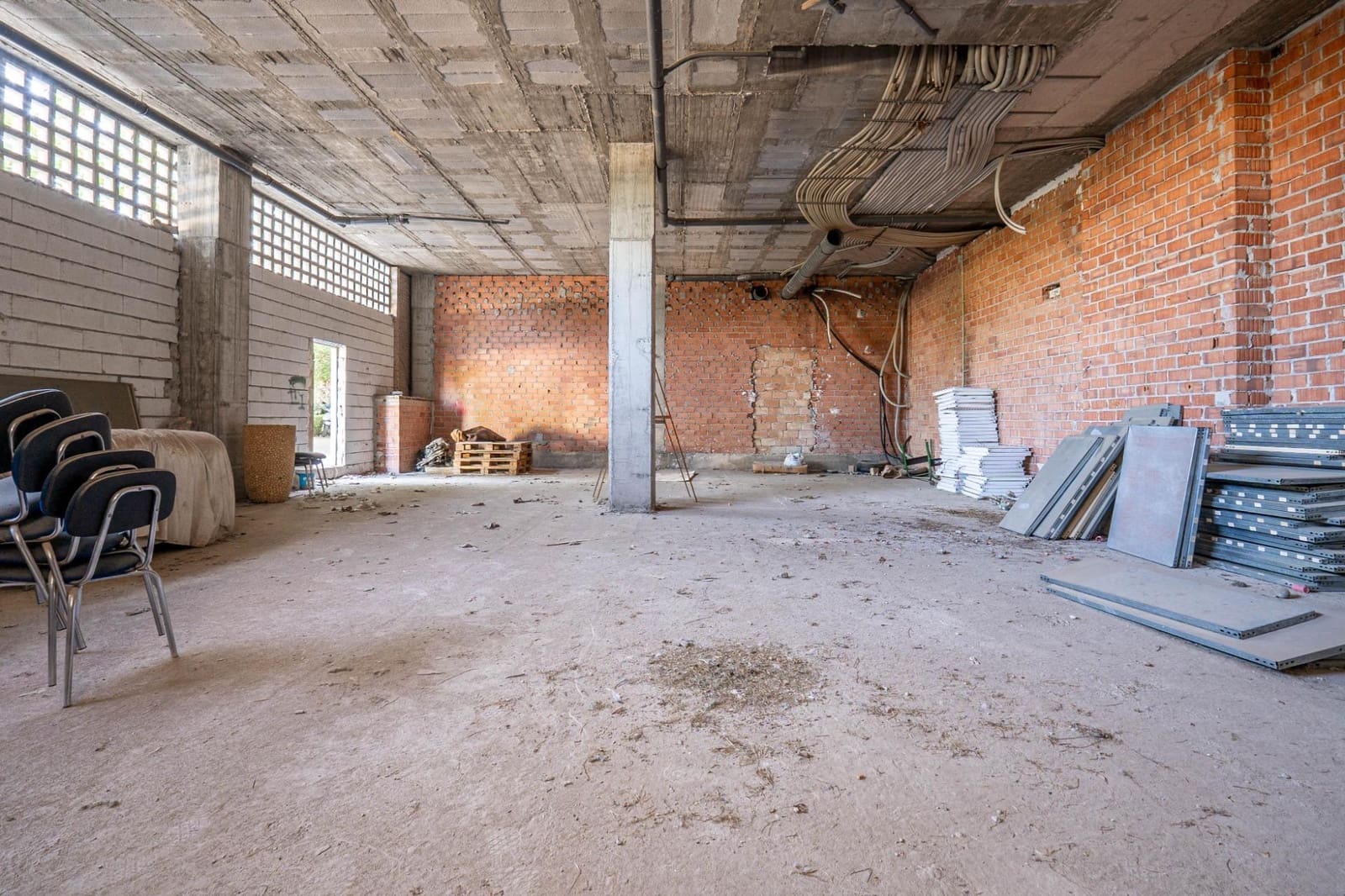 Erhverv til salg i Granada by - € 299.000 (Ref: 9450313)