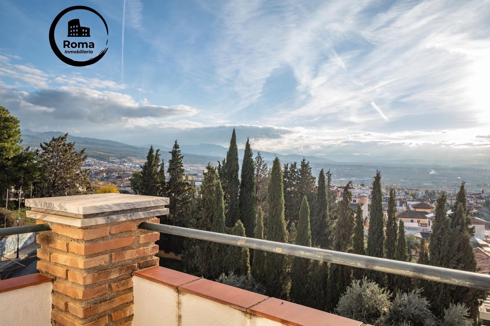 5 slaapkamer Villa te koop in Granada stad met garage - € 440.000 (Ref: 9450314)