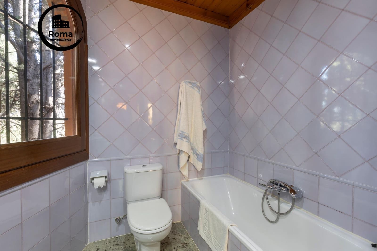 11 soverom Villa til salgs i Huetor Vega med garasje - € 850 000 (Ref: 9450330)