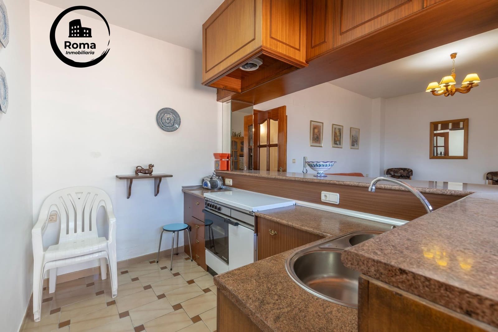 10 bedroom Semi-detached Villa for sale in Jun with garage - € 540,000 (Ref: 9450333)