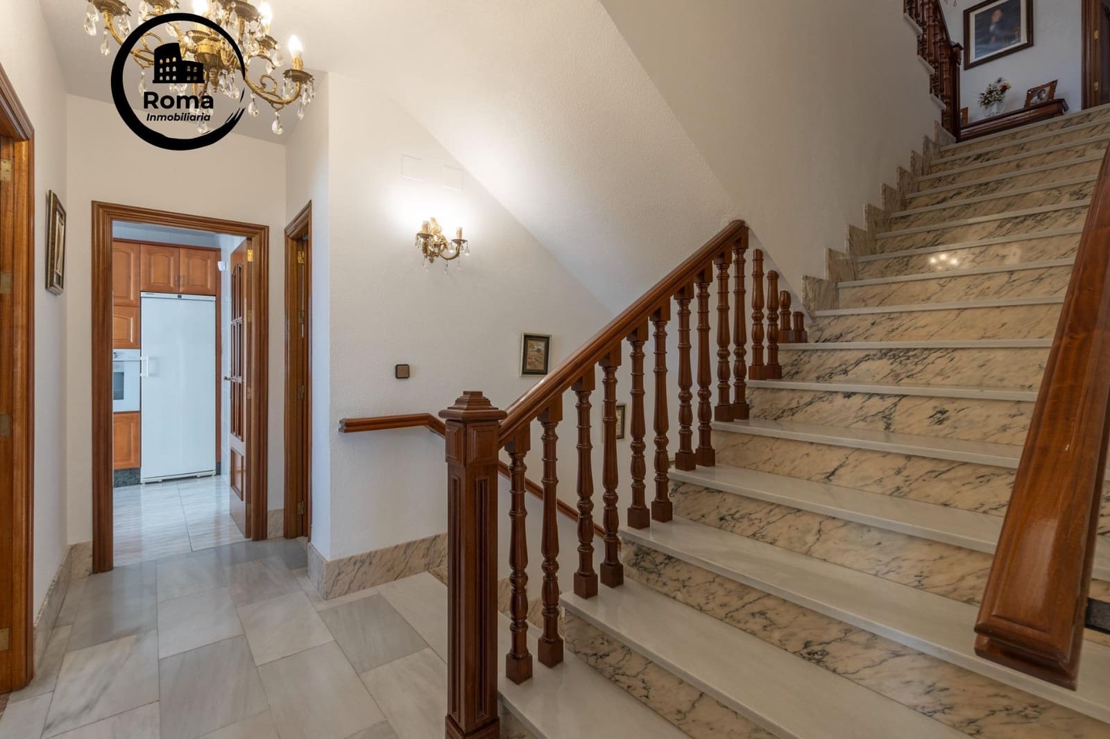 10 bedroom Semi-detached Villa for sale in Jun with garage - € 540,000 (Ref: 9450333)