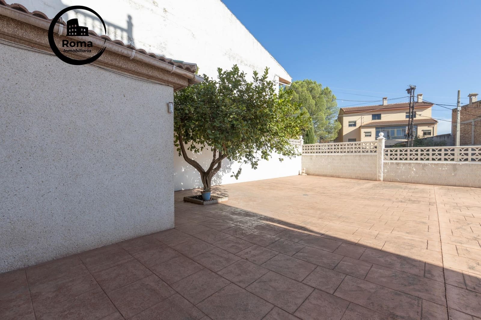 10 bedroom Semi-detached Villa for sale in Jun with garage - € 540,000 (Ref: 9450333)