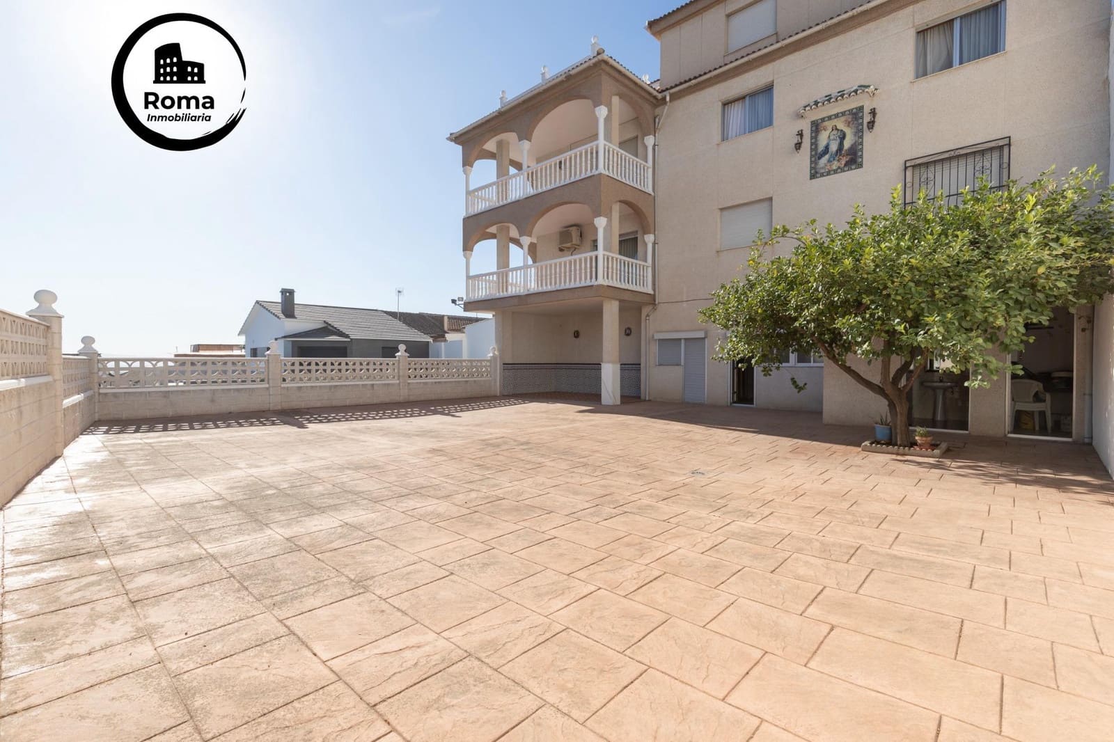 10 bedroom Semi-detached Villa for sale in Jun with garage - € 540,000 (Ref: 9450333)