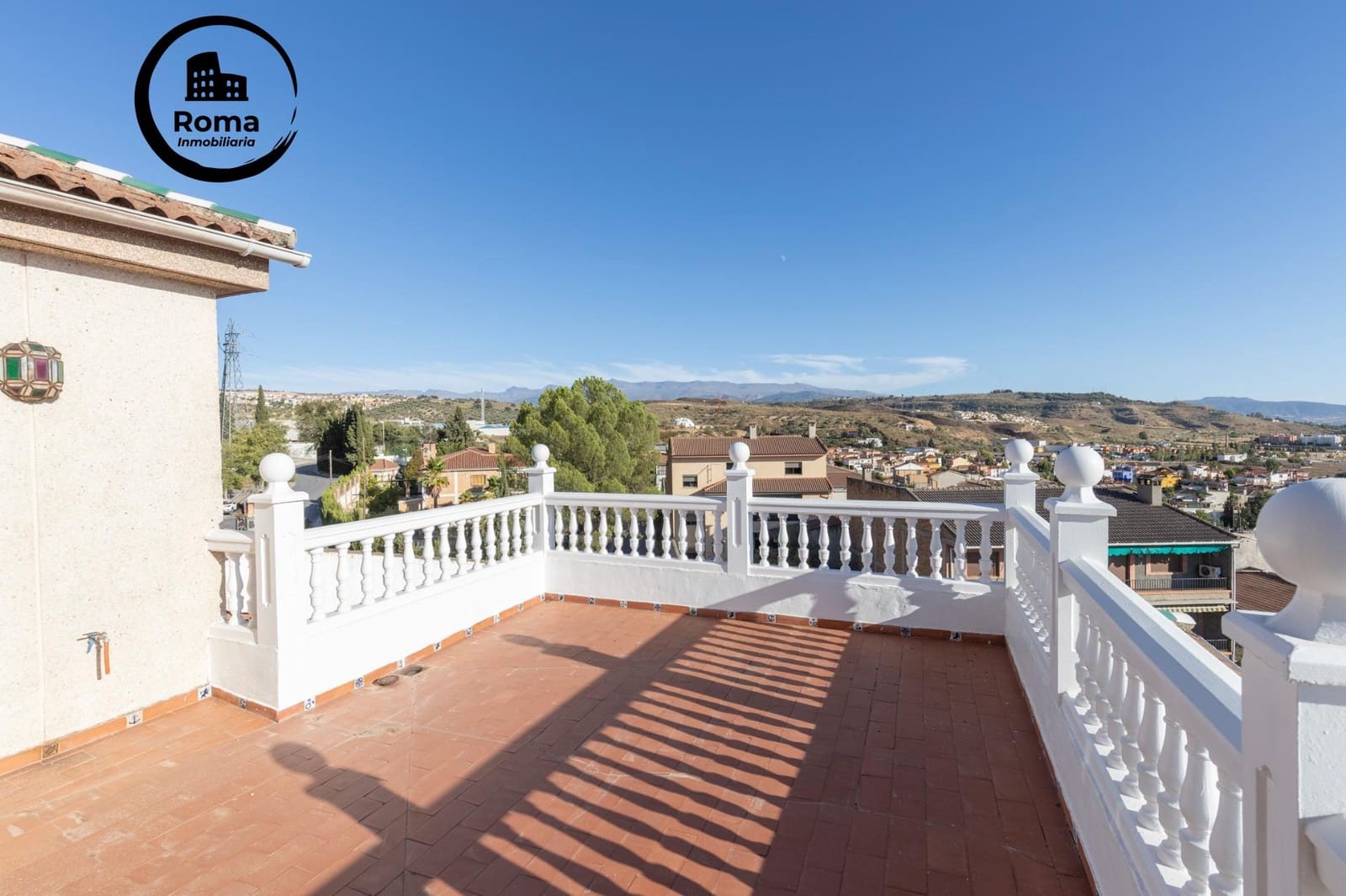 10 bedroom Semi-detached Villa for sale in Jun with garage - € 540,000 (Ref: 9450333)