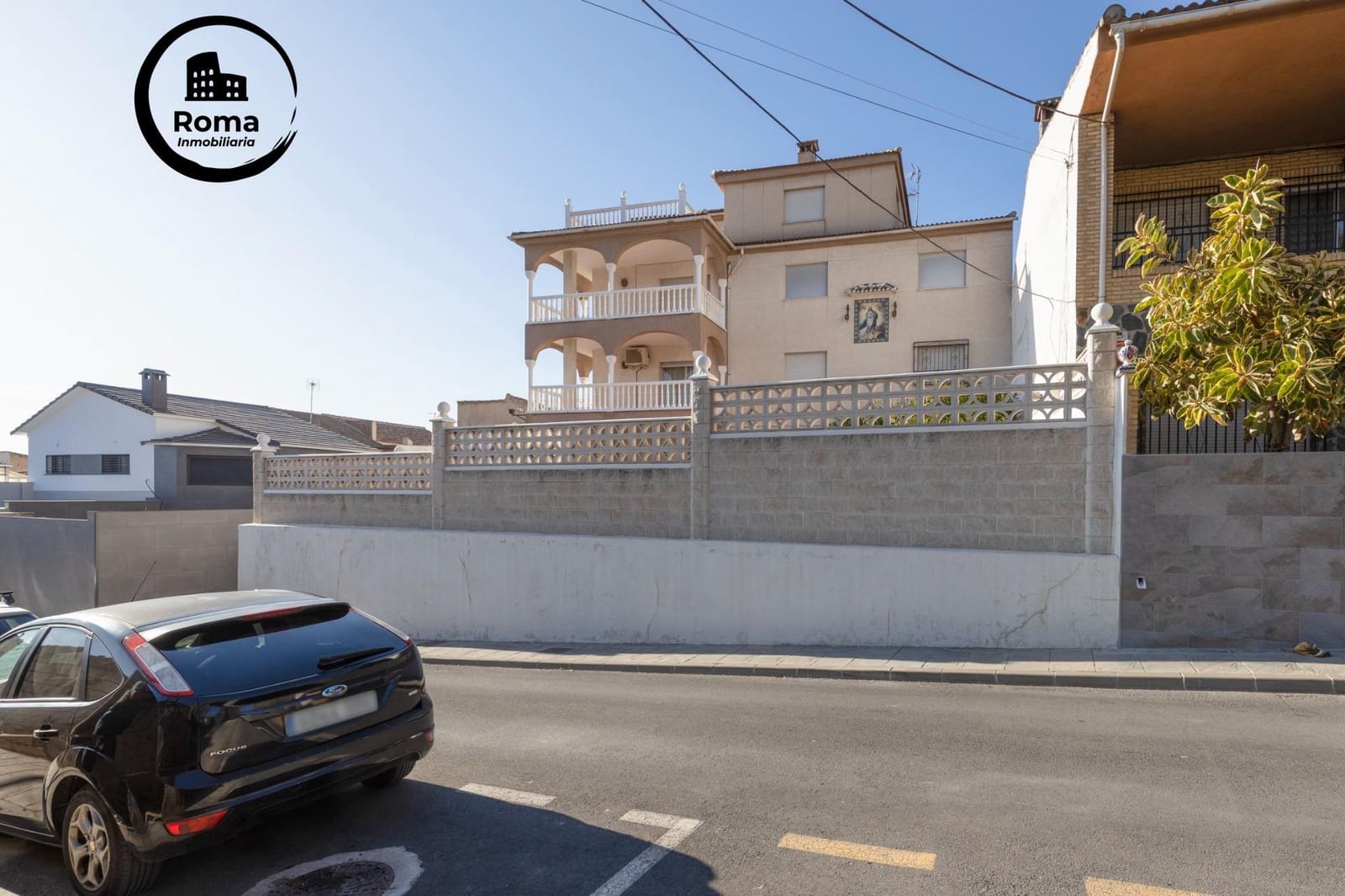 10 bedroom Semi-detached Villa for sale in Jun with garage - € 540,000 (Ref: 9450333)