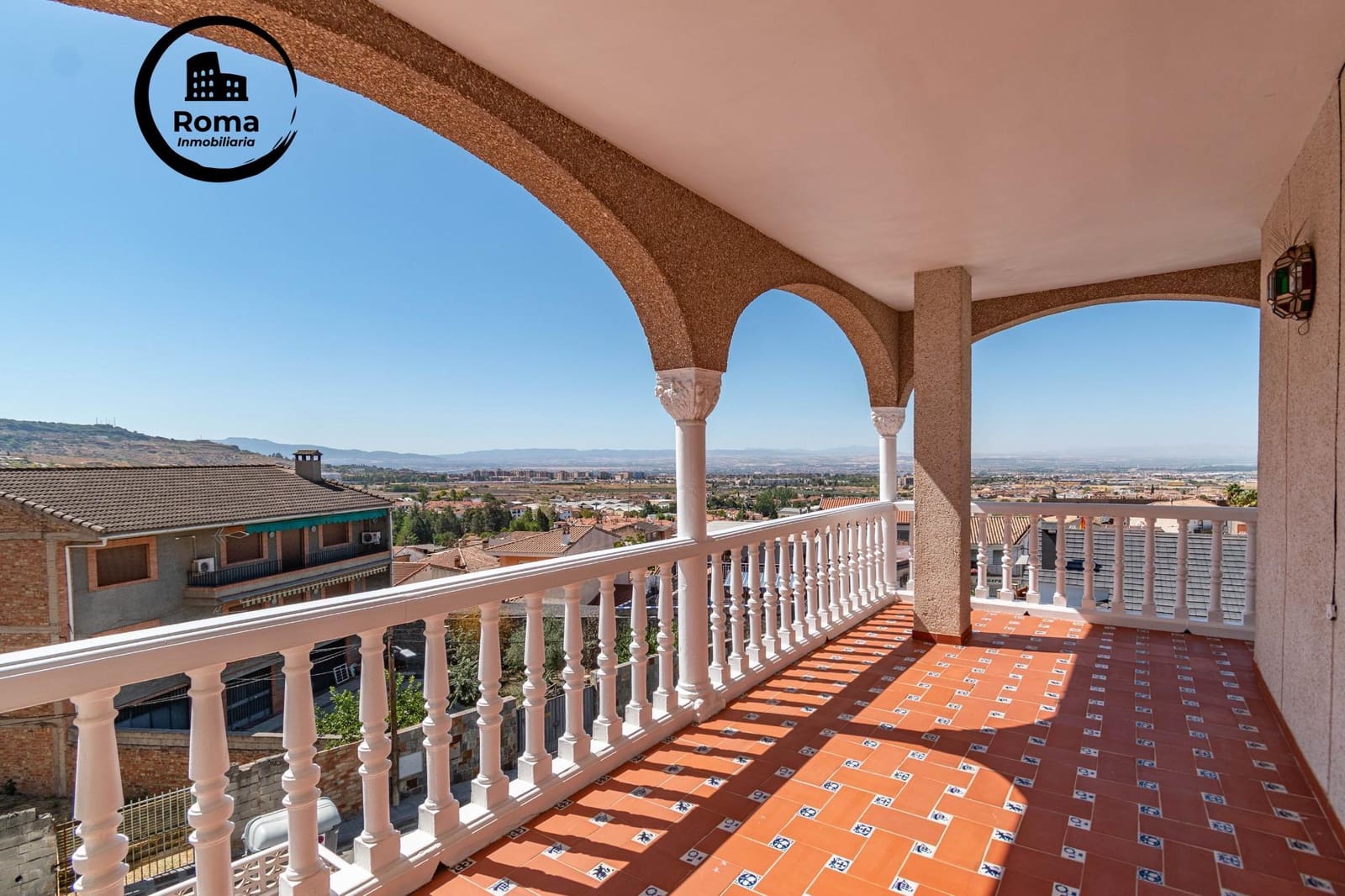 10 bedroom Semi-detached Villa for sale in Jun with garage - € 540,000 (Ref: 9450333)