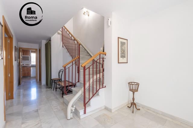 5 soveværelse Semi-Rækkehus til salg i Huétor Vega med garage - € 340.000 (Ref: 9450334)