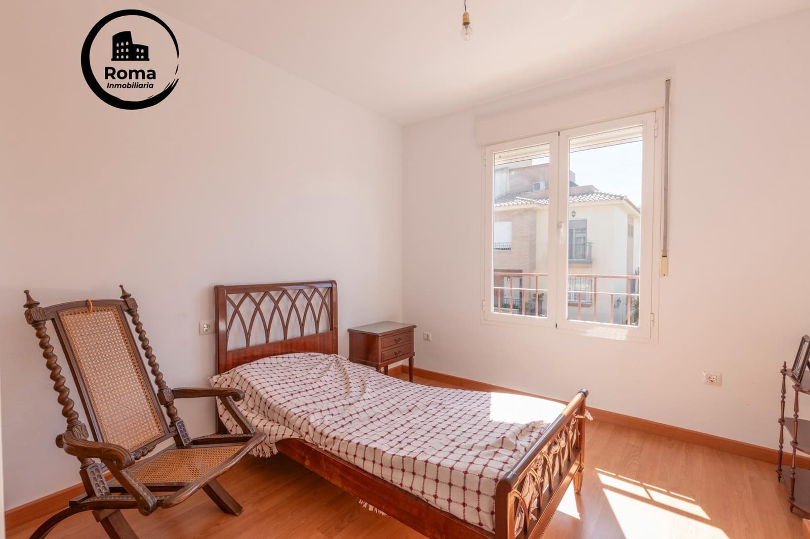 5 soveværelse Semi-Rækkehus til salg i Huetor Vega med garage - € 340.000 (Ref: 9450334)