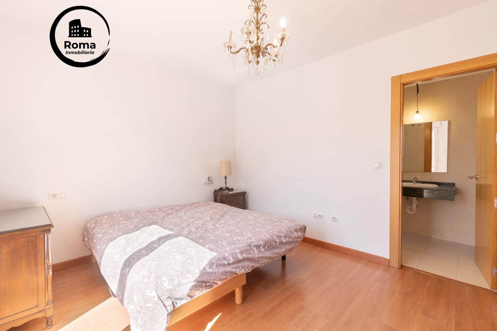 5 soveværelse Semi-Rækkehus til salg i Huetor Vega med garage - € 340.000 (Ref: 9450334)