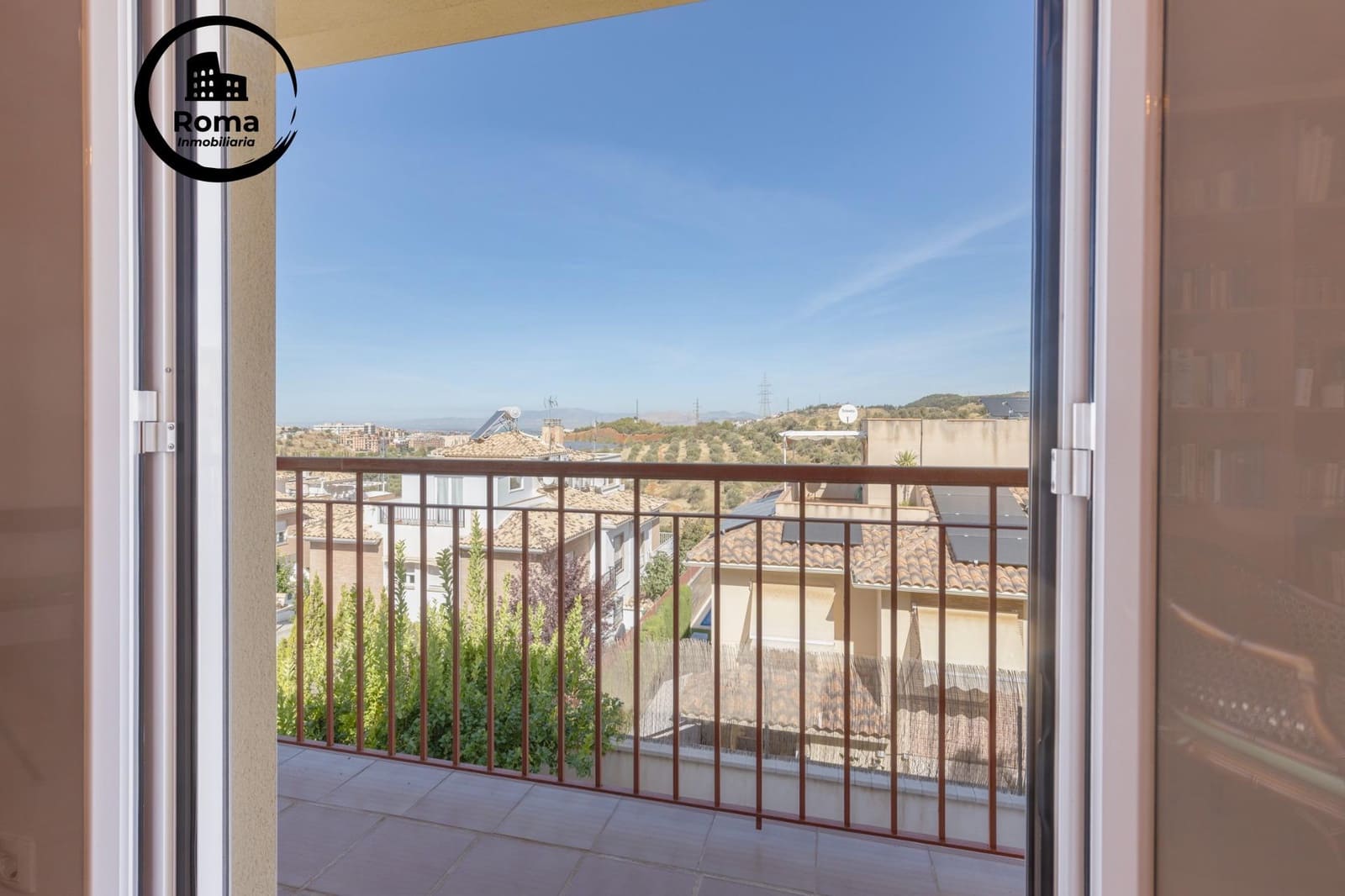 5 soveværelse Semi-Rækkehus til salg i Huetor Vega med garage - € 340.000 (Ref: 9450334)