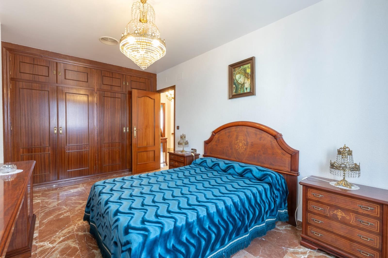 10 sovrum Semi-fristående Villa till salu i Jun med garage - 540 000 € (Ref: 9450336)