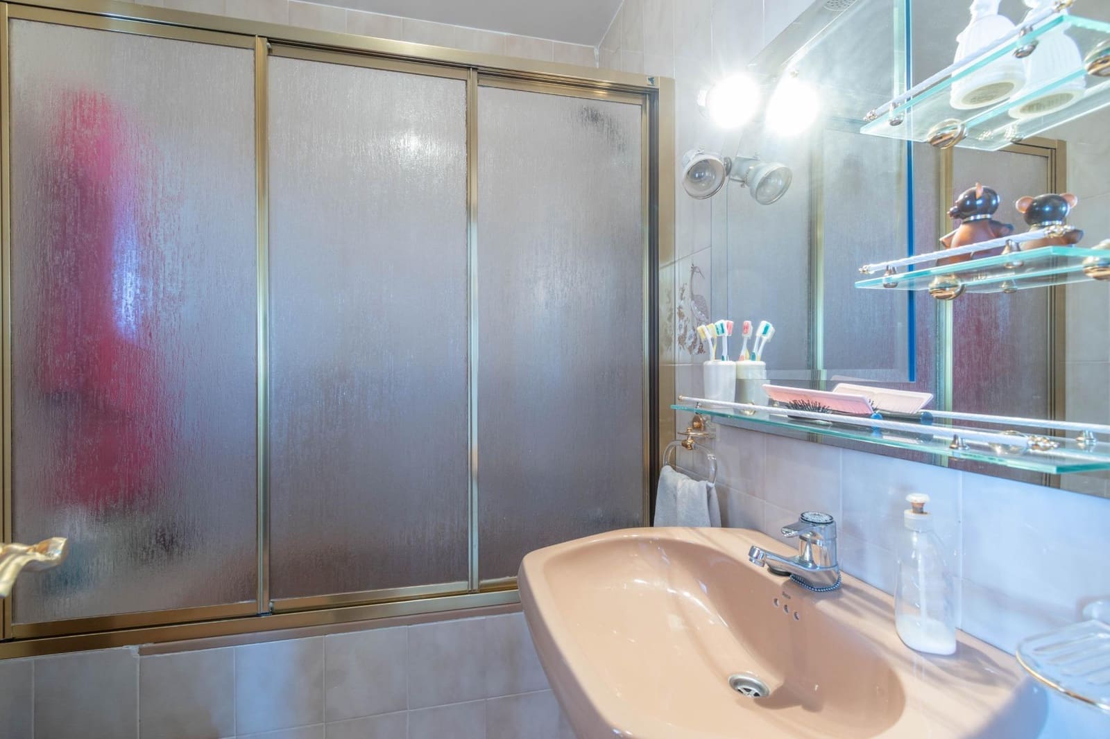 10 sovrum Semi-fristående Villa till salu i Jun med garage - 540 000 € (Ref: 9450336)