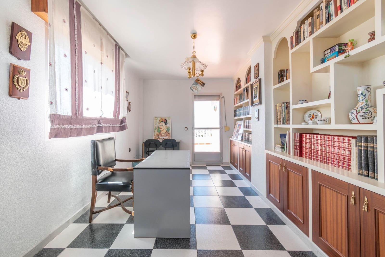 10 sovrum Semi-fristående Villa till salu i Jun med garage - 540 000 € (Ref: 9450336)