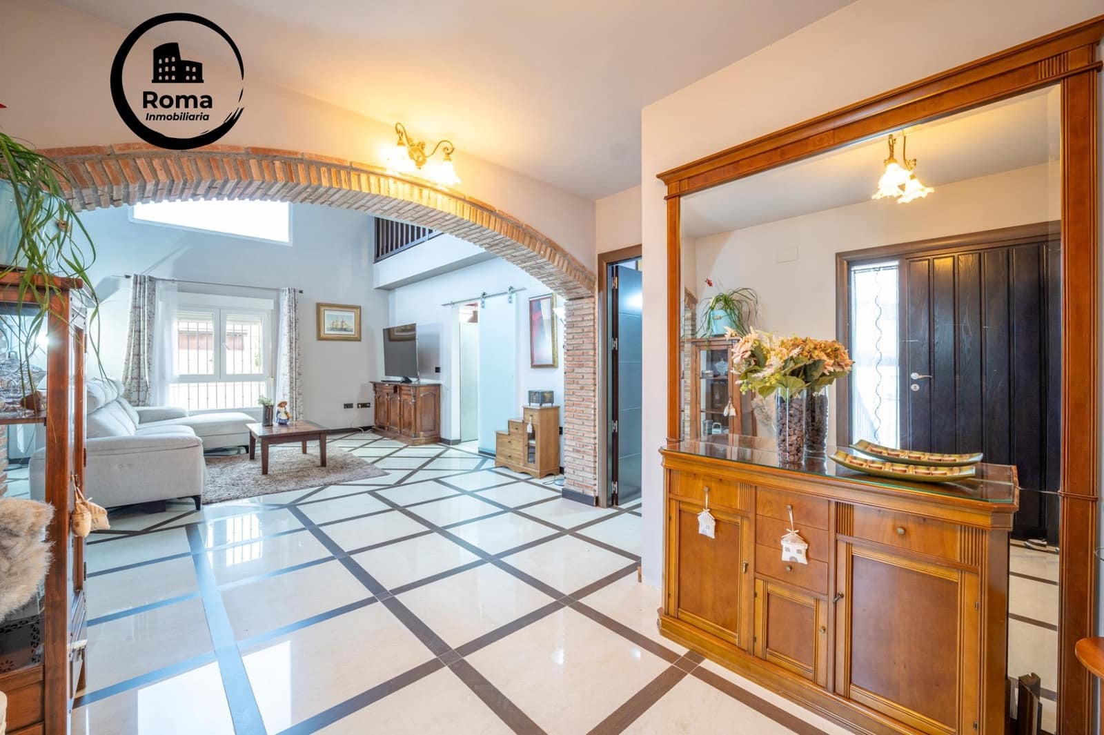 6 slaapkamer Villa te koop in Otura met zwembad garage - € 445.000 (Ref: 9456417)