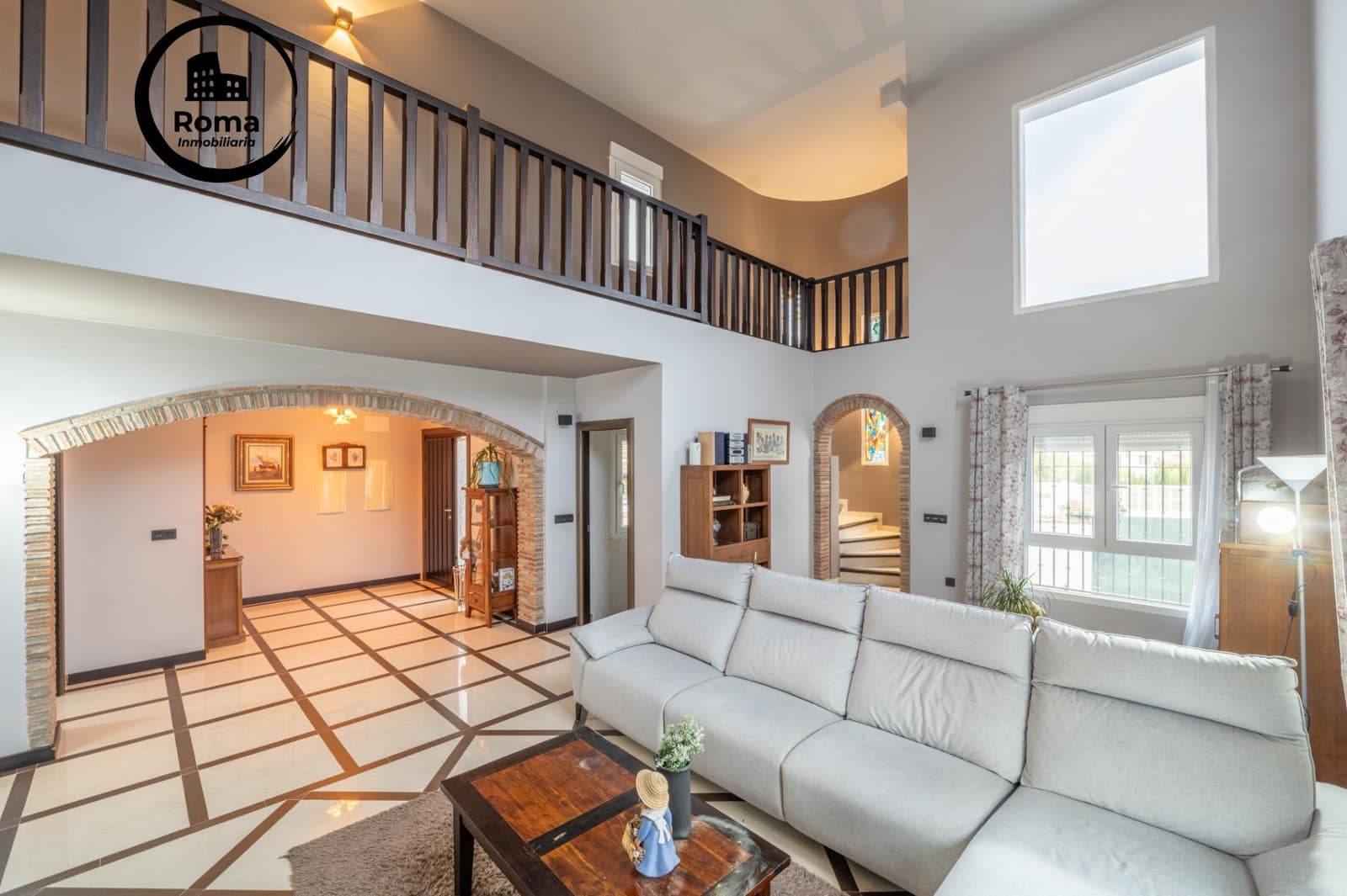 6 slaapkamer Villa te koop in Otura met zwembad garage - € 445.000 (Ref: 9456417)