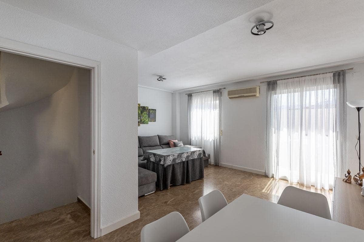 3 bedroom Terraced Villa for sale in Ogijares with garage - € 225,000 (Ref: 9456418)