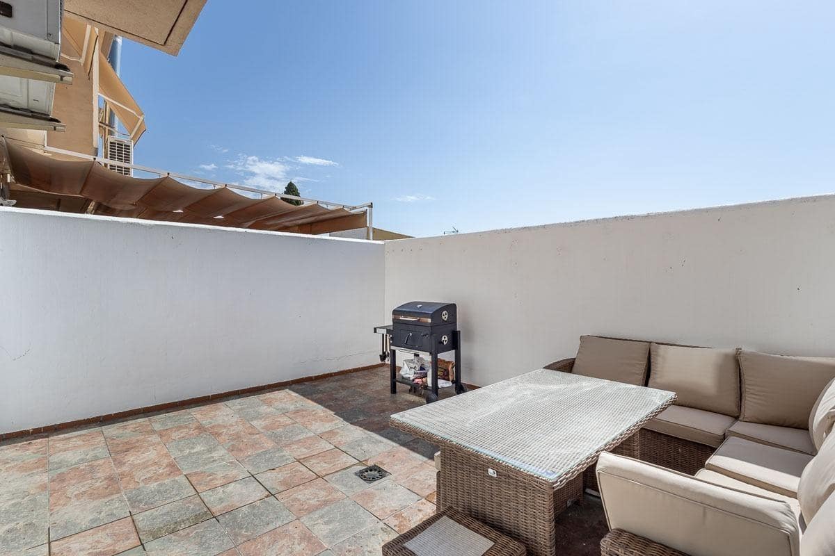 3 bedroom Terraced Villa for sale in Ogijares with garage - € 225,000 (Ref: 9456418)