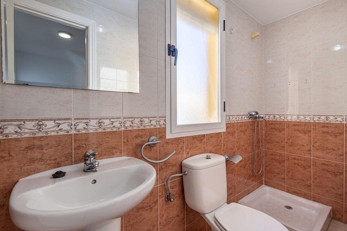 3 bedroom Terraced Villa for sale in Ogijares with garage - € 225,000 (Ref: 9456418)