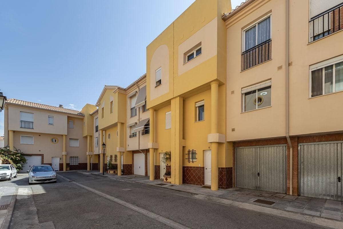 3 bedroom Terraced Villa for sale in Ogijares with garage - € 225,000 (Ref: 9456418)