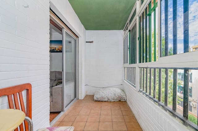 3 slaapkamer Flat te koop in Granada stad met garage - € 114.900 (Ref: 9456420)