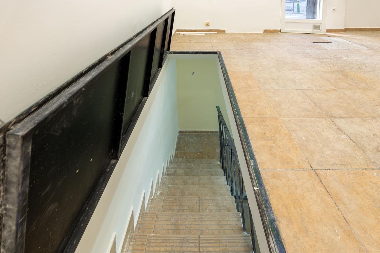 Local Comercial en Granada ciudad en venta - 75.000 € (Ref: 9456424)