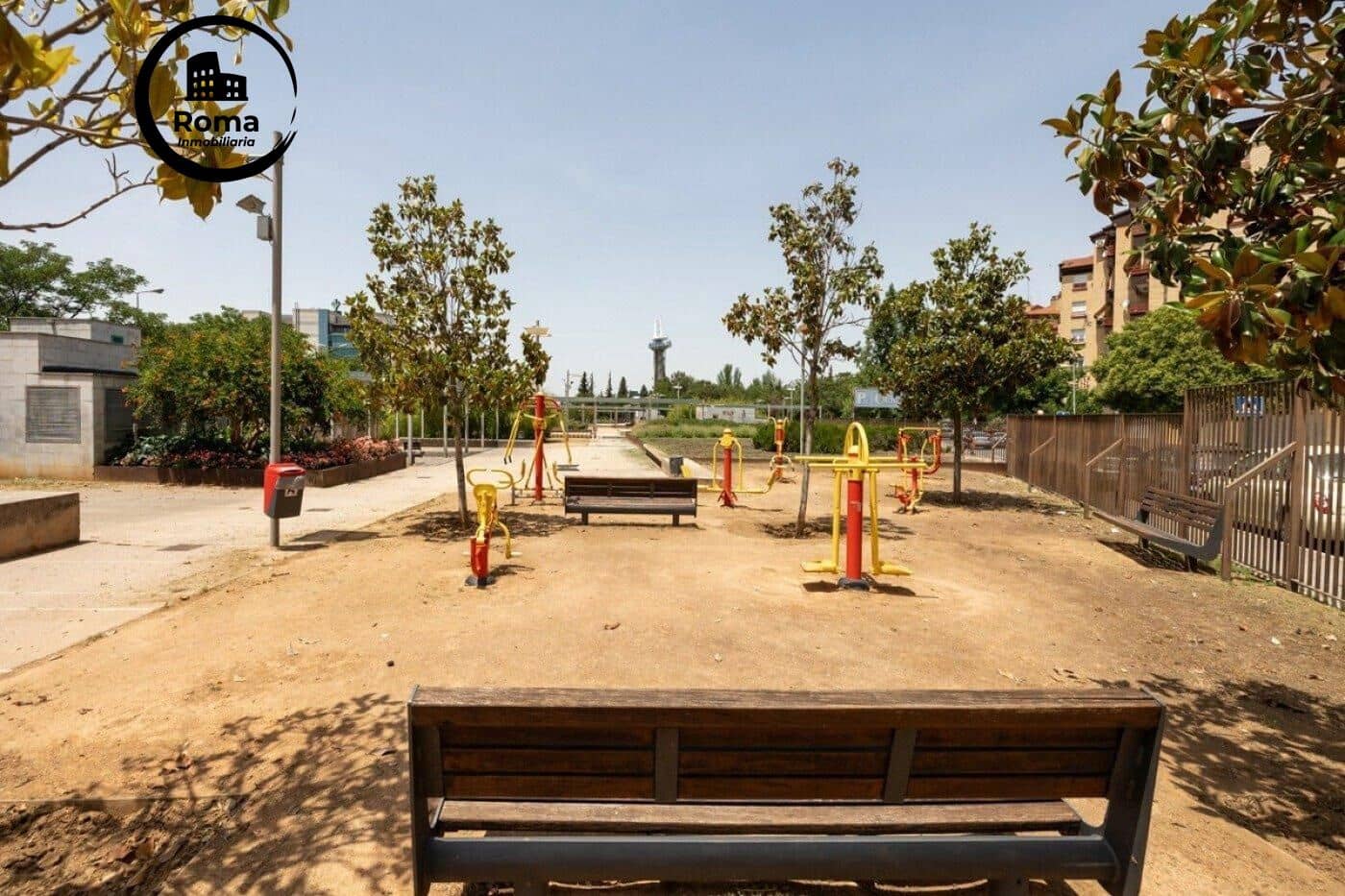 Comercial para venda em Granada cidade - 75 000 € (Ref: 9456425)