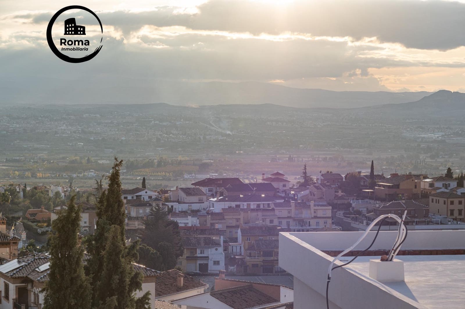 Chalet de 5 habitaciones en Granada ciudad en venta con garaje - 440.000 € (Ref: 9456427)