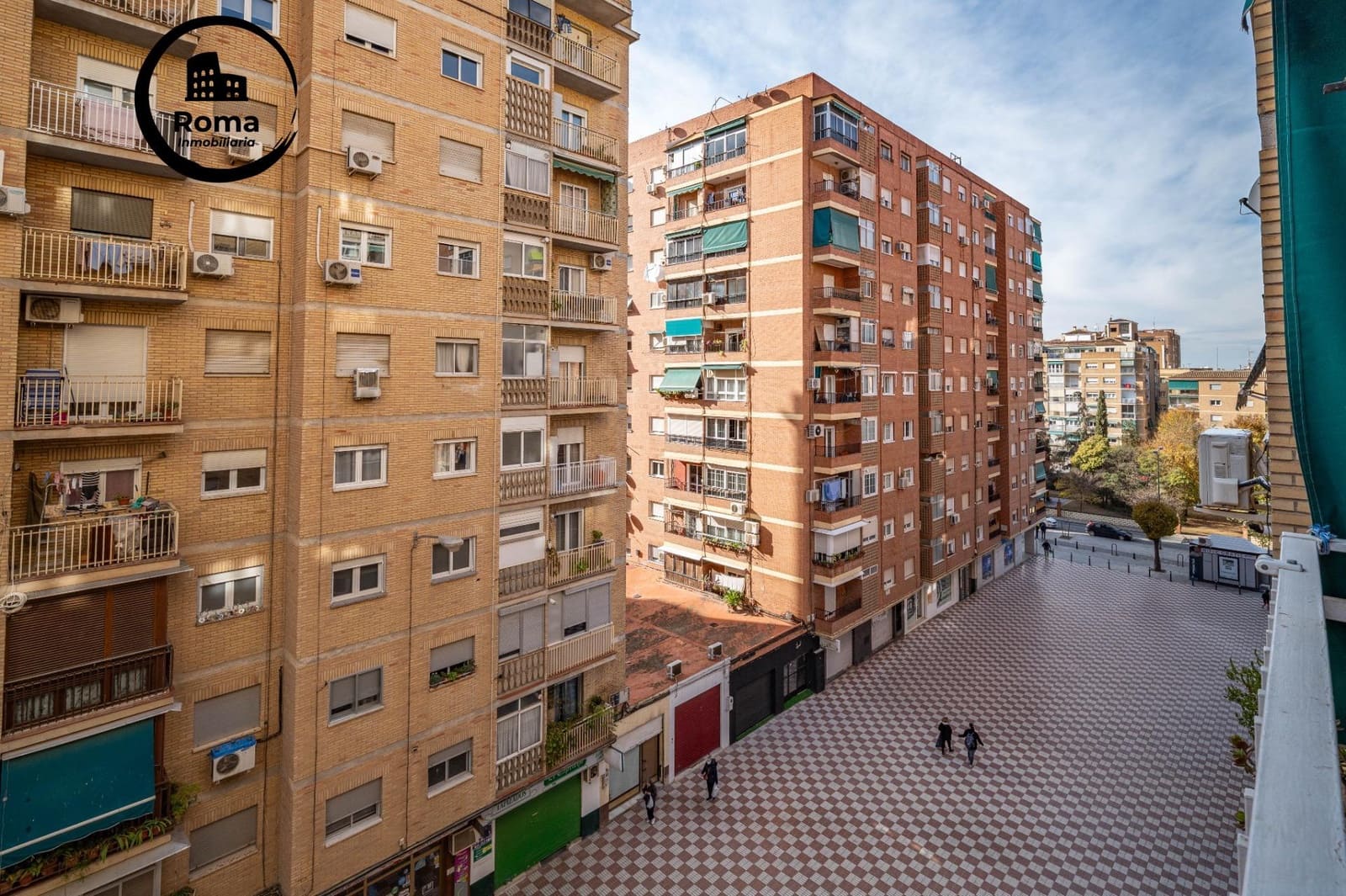 Piso de 3 habitaciones en Granada ciudad en venta - 215.000 € (Ref: 9462473)